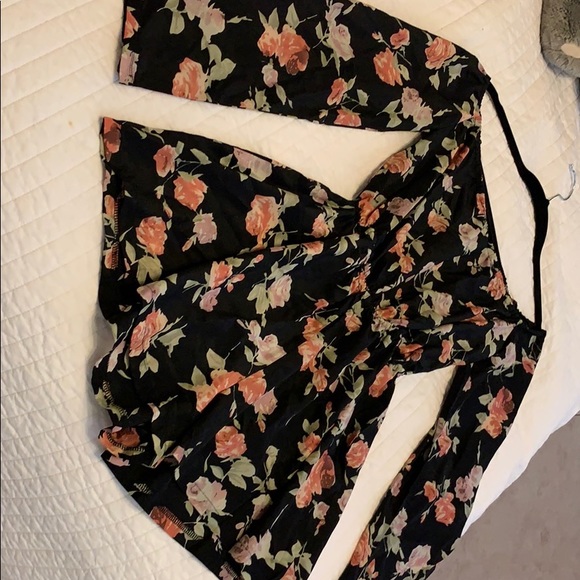 Romper - Picture 2 of 4